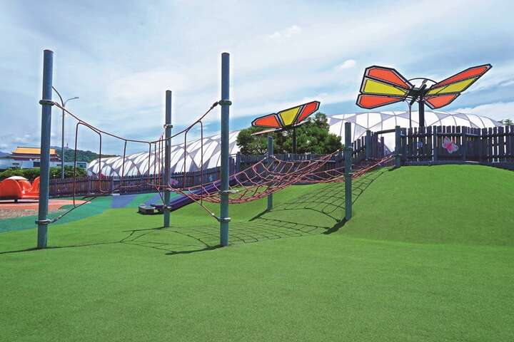 青年公園遛小孩